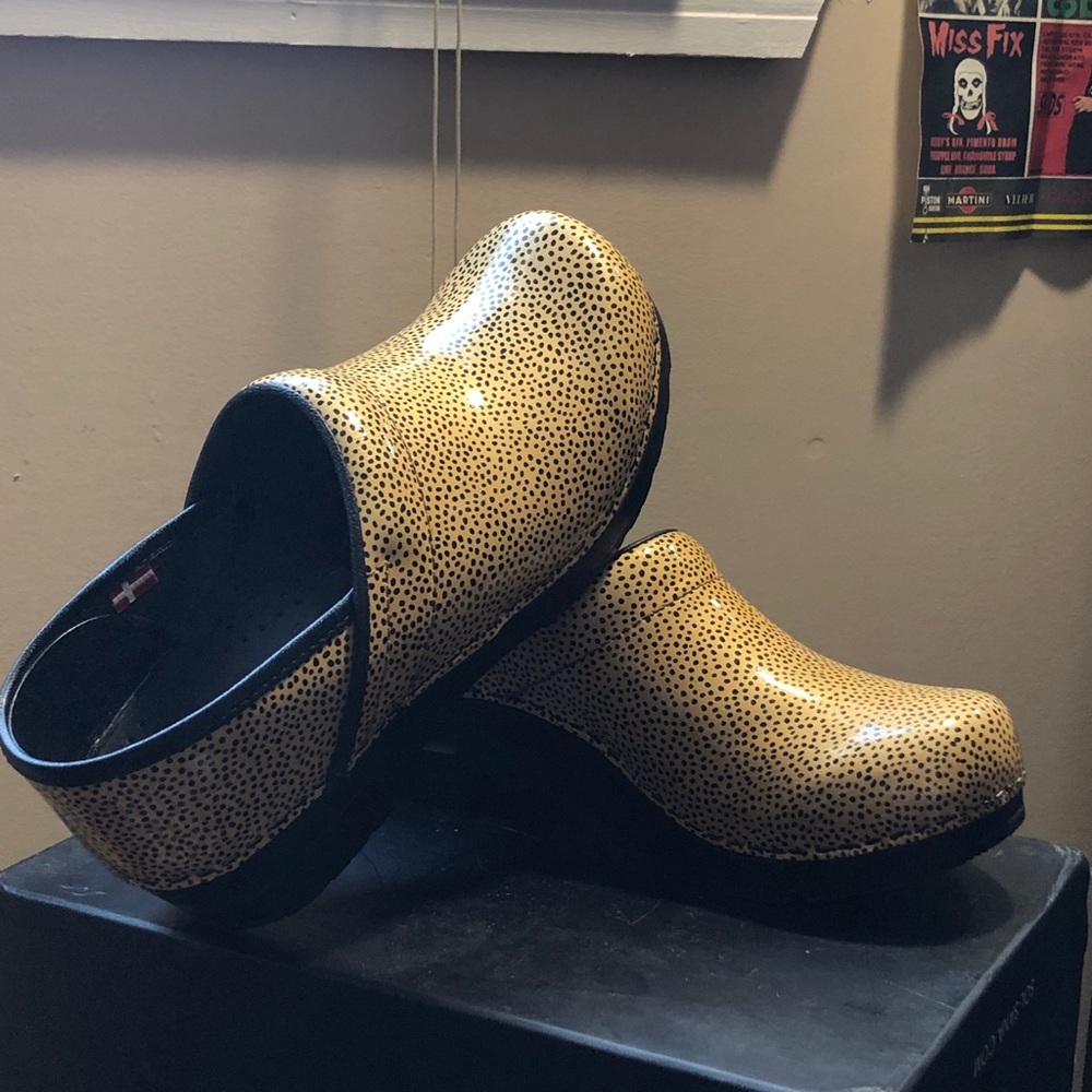 sanita clog 38 NARROW